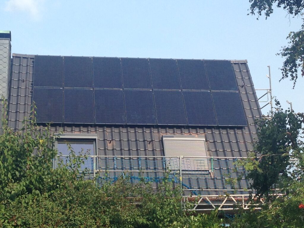  4,8 kWp Dachanlage mit Batteriespeicher aus 2020, Hamburg, Deutschland 
