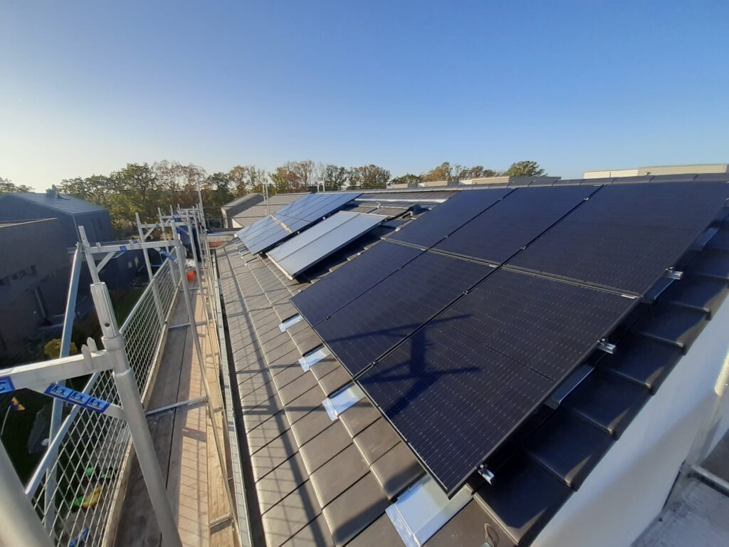 5,1 kWp Dachanlage mit Batteriespeicher aus 2020, Hamburg, Deutschland